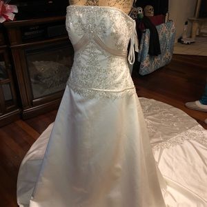 Wedding dress